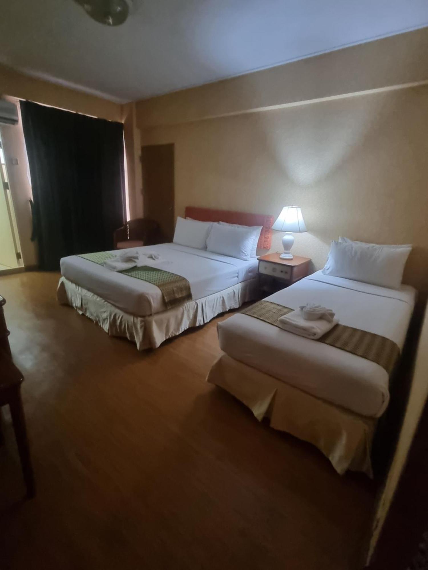 12Pm Bangkok Hotel Eksteriør billede
