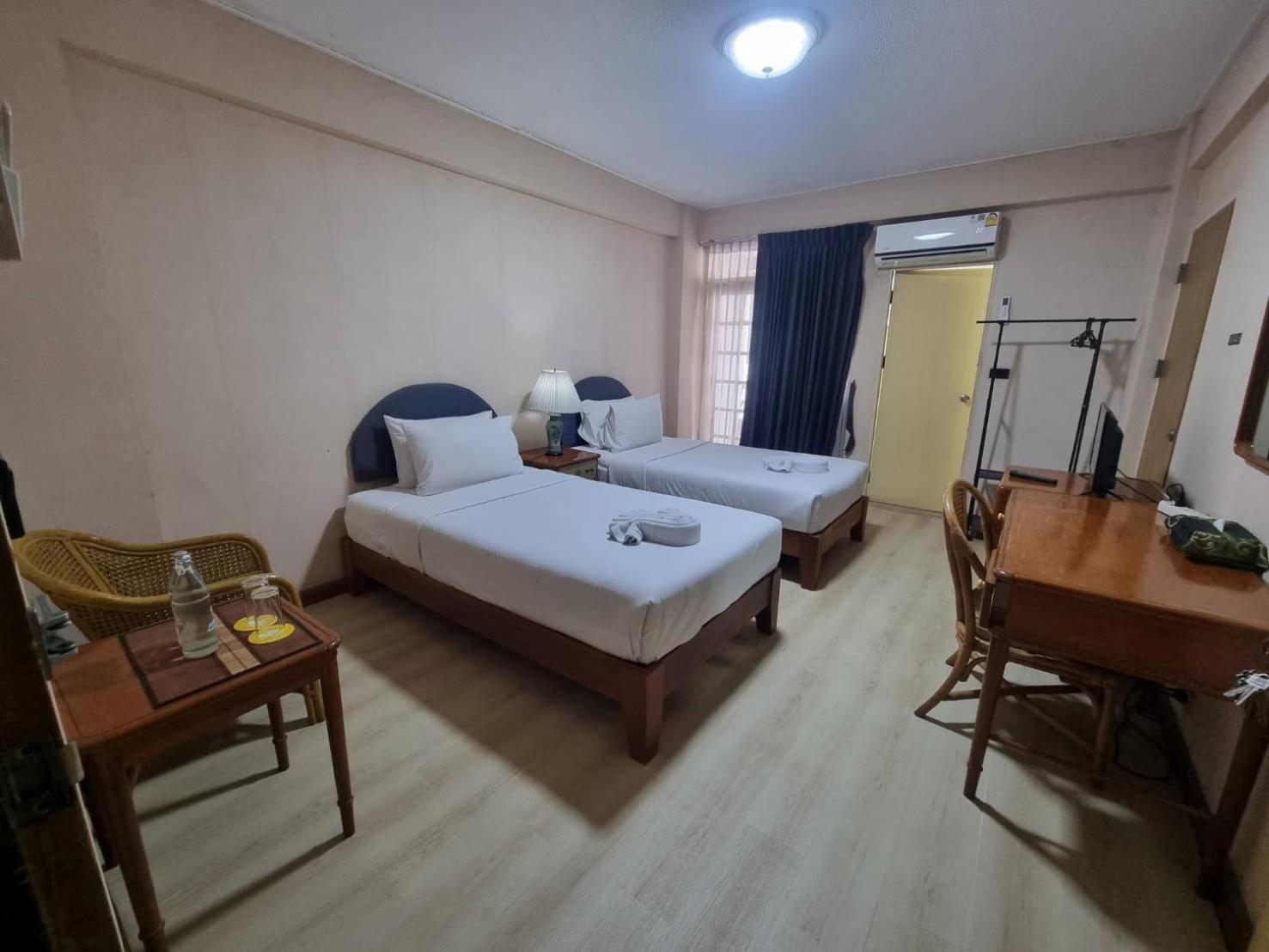 12Pm Bangkok Hotel Eksteriør billede